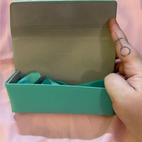 Tiffany & Co. Pink frame Sunglasses - Picture 5 of 6